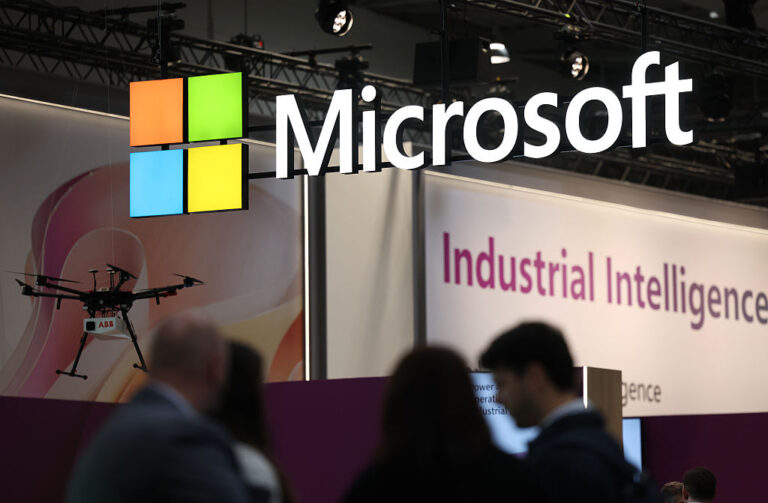 OpenAI ridisegna la partnership con Microsoft: licenza non esclusiva fino al 2032 e nuovi equilibri nel mercato dell'IA