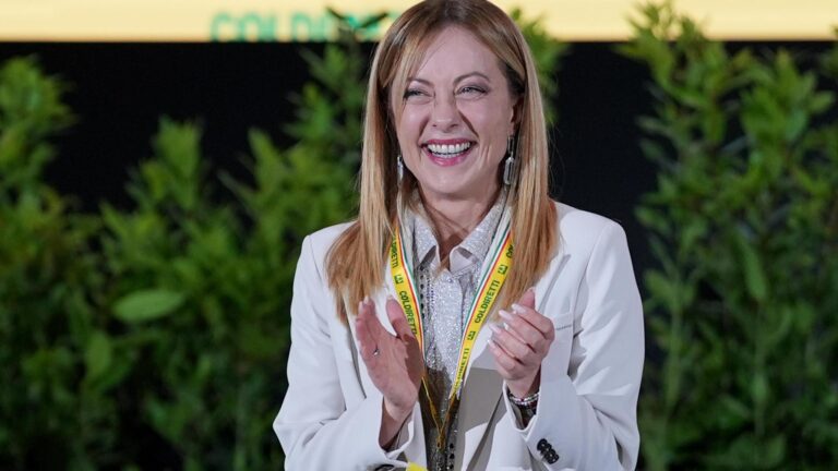 Meloni risponde a La Stampa: "La campagna di Renzi sul 2xmille? Non sono furiosa, anzi: è efficace"