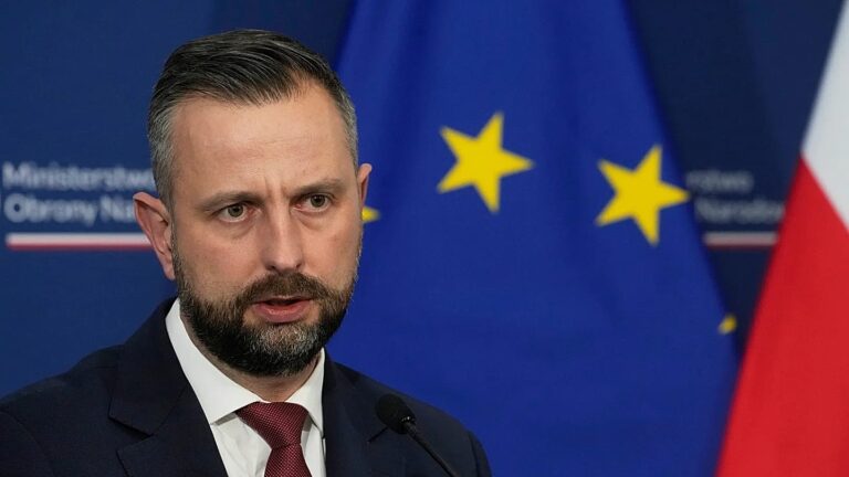 Polonia: il ministro della Difesa chiede una base militare americana permanente sul territorio nazionale