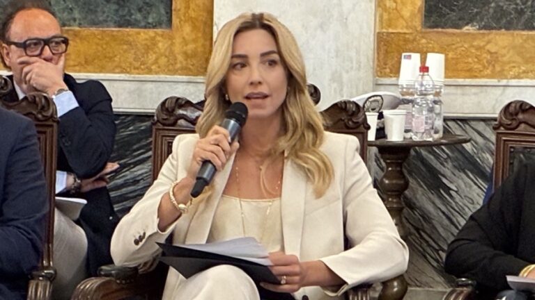 Silvia Salis: "Resto sindaca di Genova per l'intero mandato" — bilancio di un anno e critiche al governo sui rimpatri