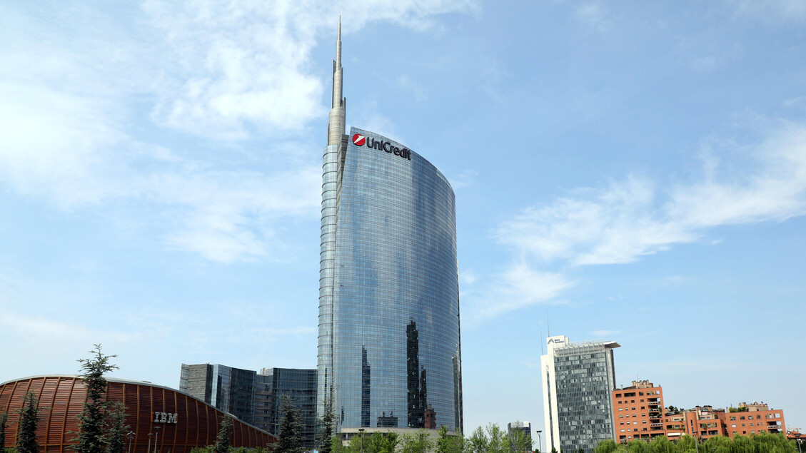 UniCredit avanza su Commerzbank: Berlino respinge l'offerta, ma Orcel supera il 39%