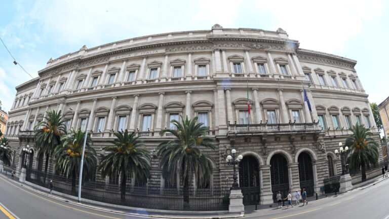 Banca d'Italia: PIL a +0,6% nel 2026, ma lo stretto di Hormuz pesa sulle prospettive