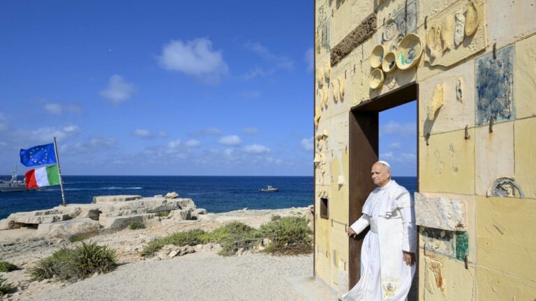Papa Leone a Lampedusa: "L'Europa ha una responsabilità epocale sui migranti"