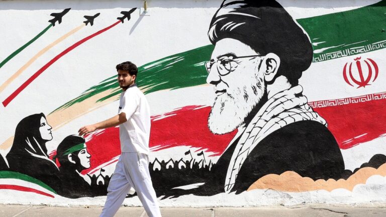 Crisi Iran-USA: la pausa nei raid, i negoziati possibili e le fragilità dell'arsenale americano