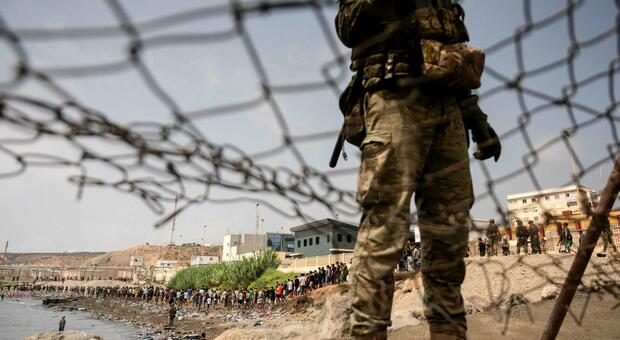Migranti, lo scontro Spagna-Italia rivela la fragilità della solidarietà europea