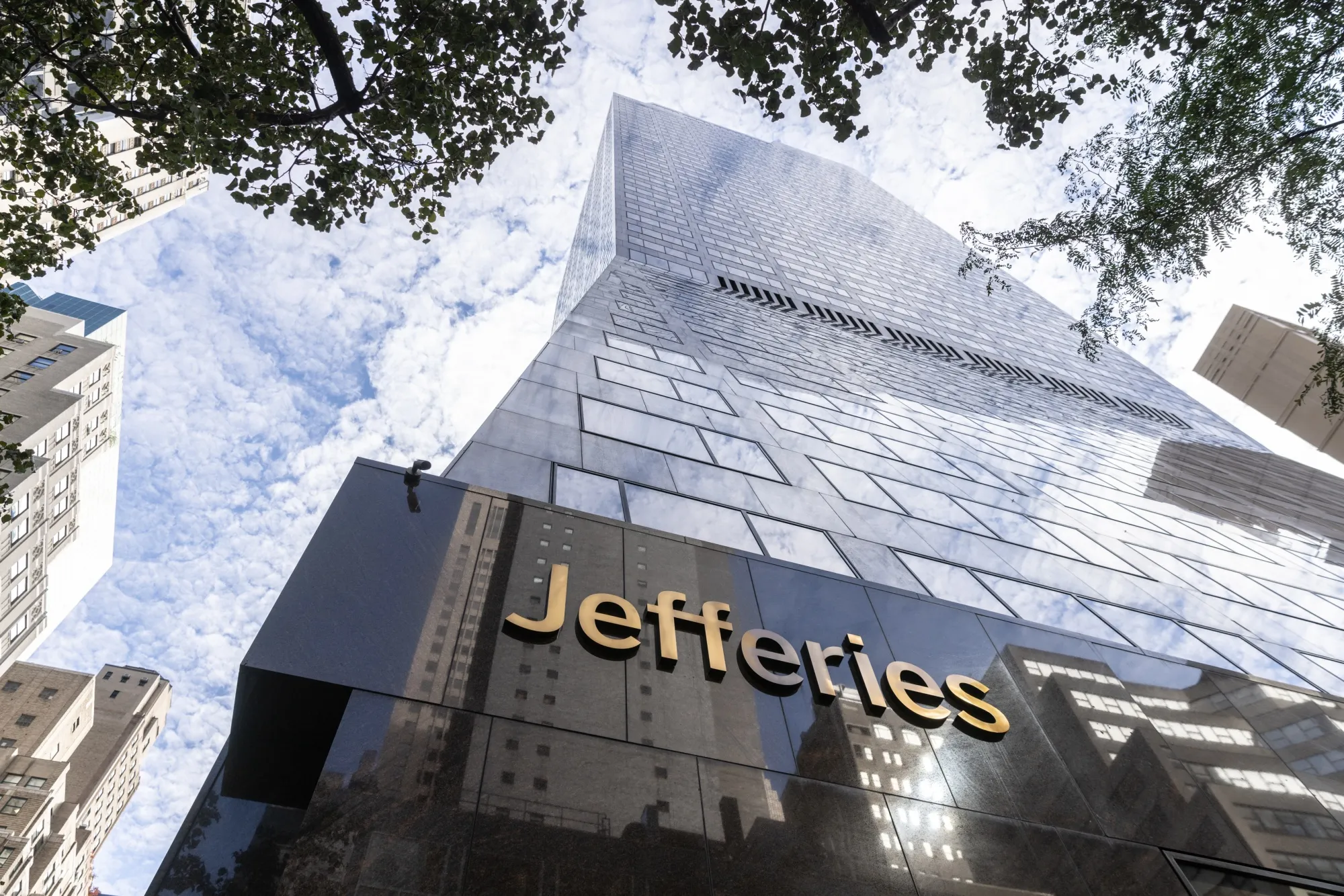 Jefferies mantiene il rating "buy" su Elis: valutazione attraente e prospettive solide per il secondo semestre