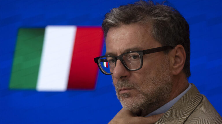 Debito pubblico e rigore di bilancio: Giorgetti avverte che chi perde il controllo dei conti smette di scegliere