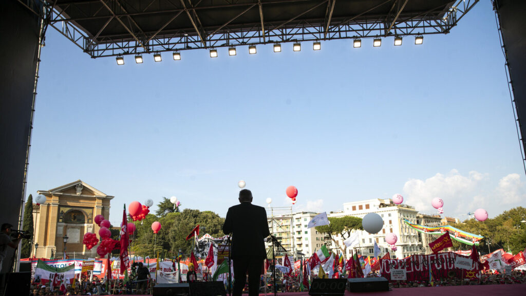 Via Maestra scende in piazza il 17 ottobre: a Roma la grande manifestazione per la Costituzione e i diritti sociali